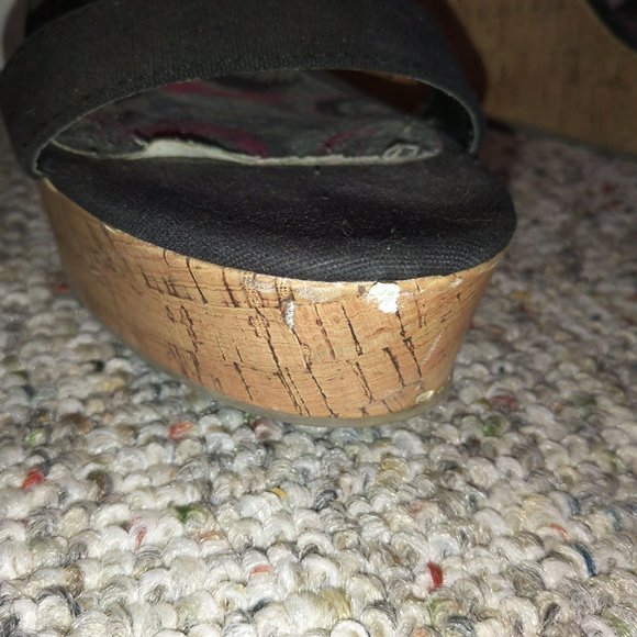 9 Madden Girl black Elastic strap wedge sandal cork heel - Picture 2 of 8